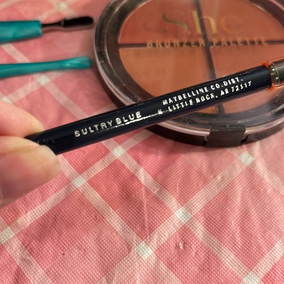 🎈SALE🎈🎀#14.MAKEUP BUNDLE🎀 - Picture 10 of 12